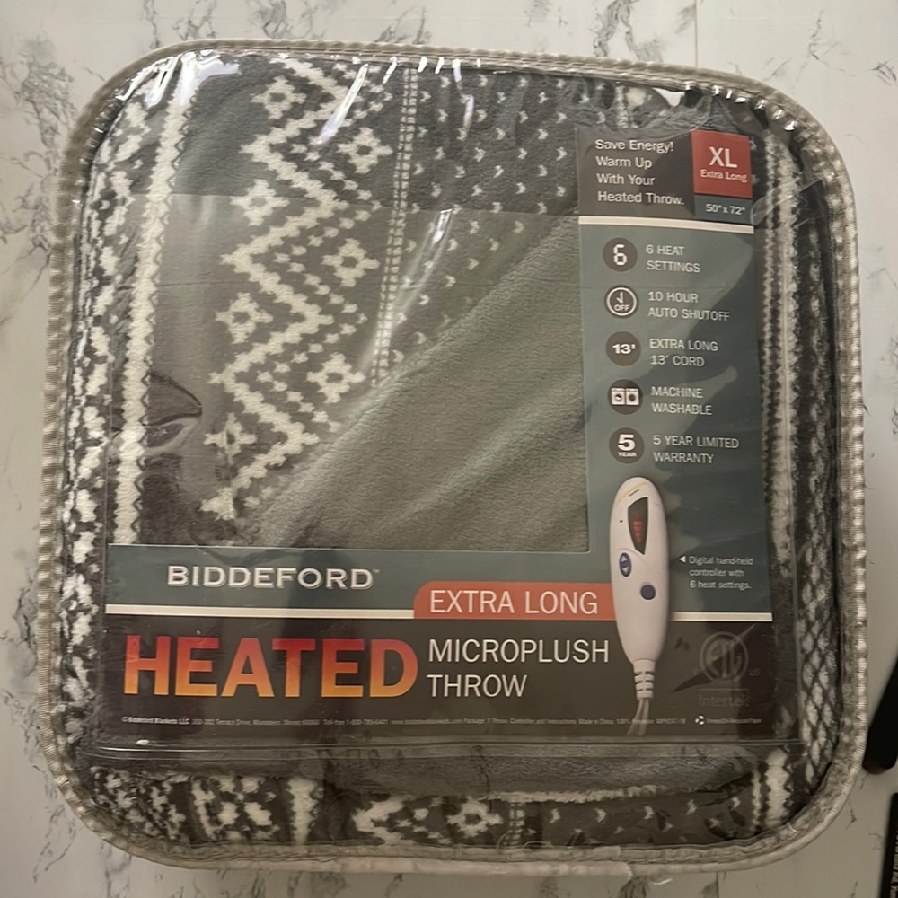 Heated micro plush blanket